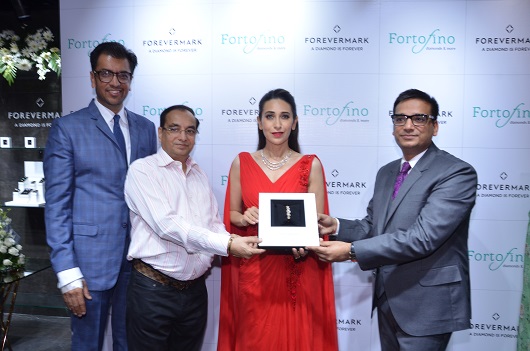 Karisma Kapoor unveiled the Forevermark brand corner at Fortofino with the striking collection of jewellery